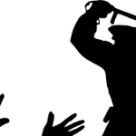 कस्टडी में मारपीट के आरोपी पुलिस अधिकारी इस चरण पर CrPC की धारा 197 के तहत सुरक्षा का दावा नहीं कर सकते: बॉम्बे हाईकोर्ट